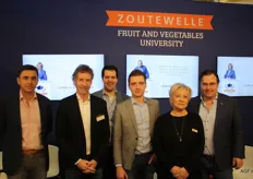 Het Zoutewelle-team met Denis Vasiljev, Bob van Aalen, Mark van de Corput, Bertus Schipper, Ludmila van Wijlan en Arjan Zoutewelle